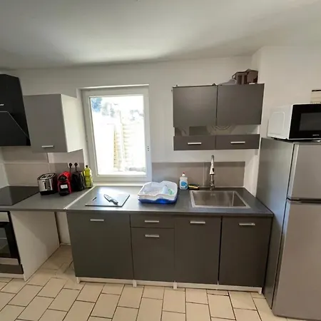 Charmant Studio Avec Terrasse شقة *